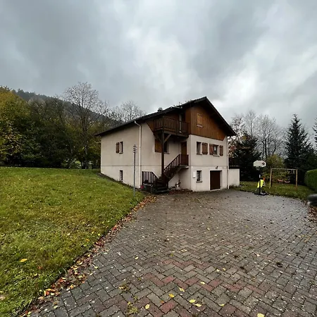 De La Goutte Chalet *